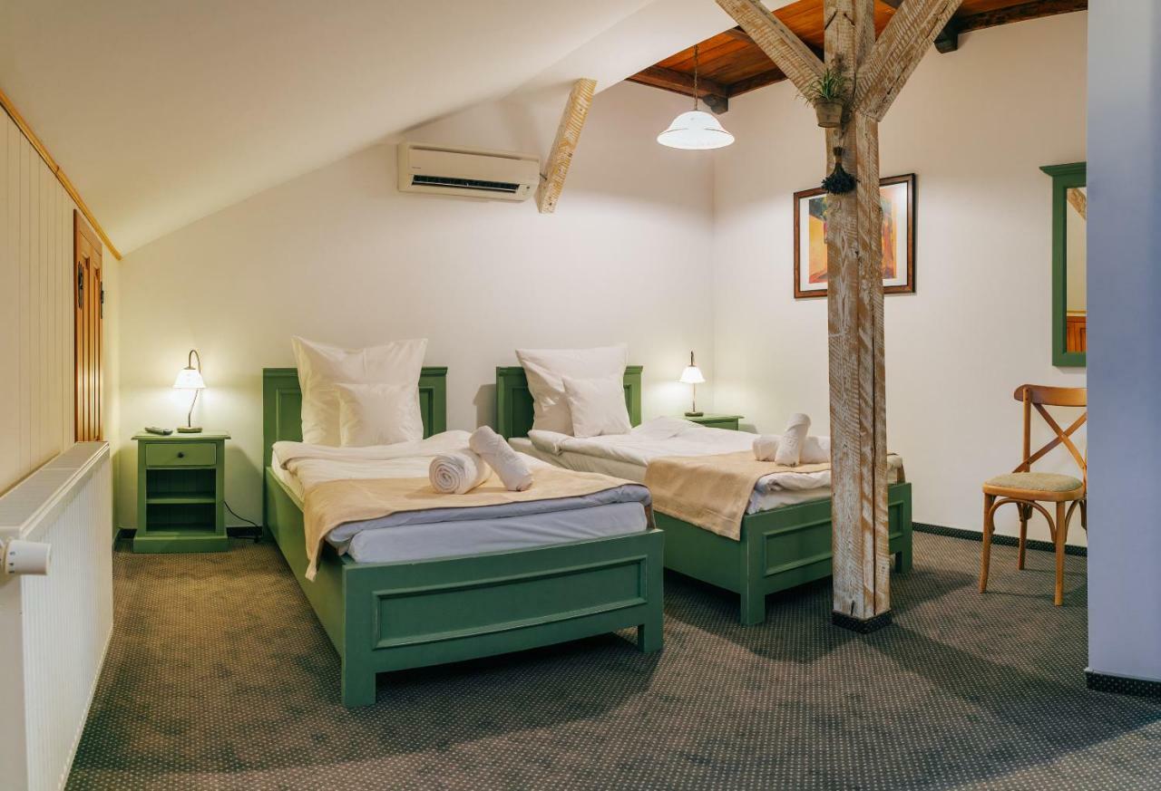 Zumzet Bed & Breakfast Selimbar Exterior photo