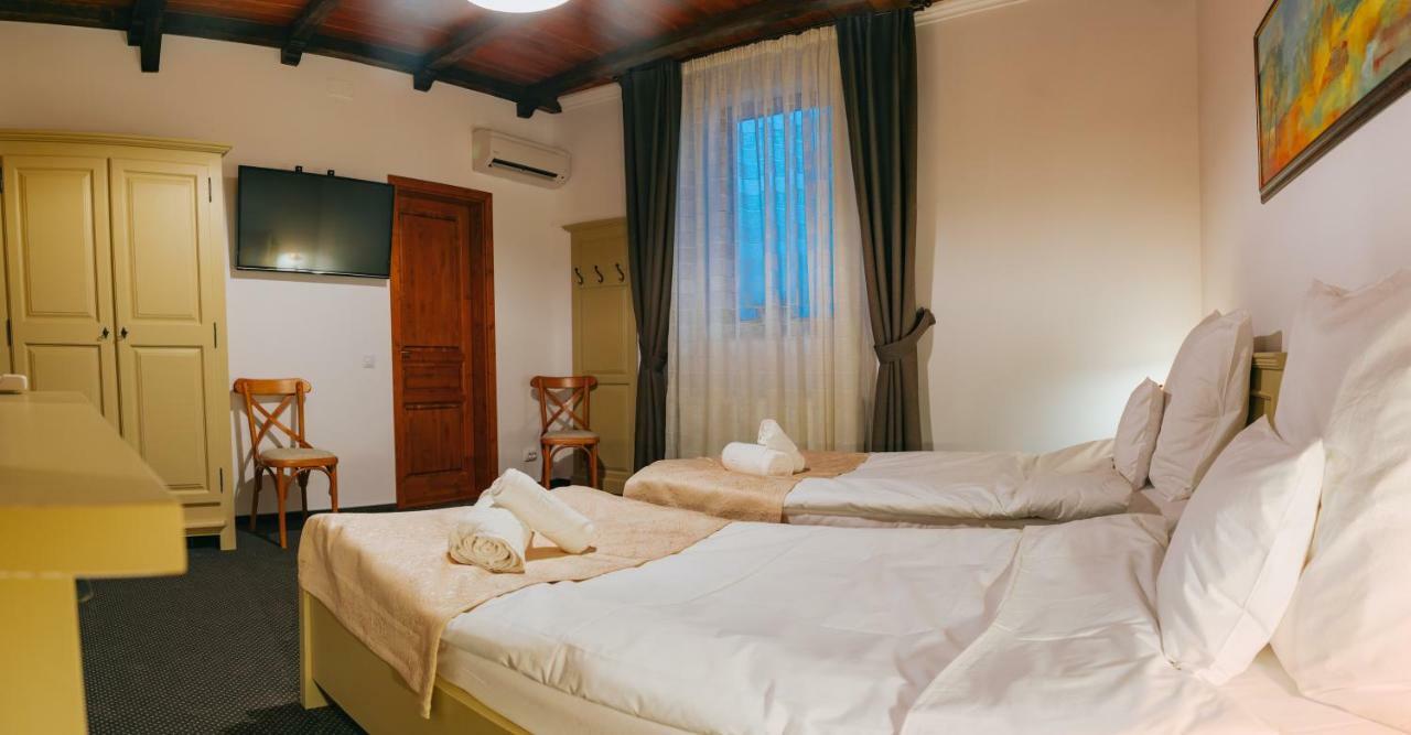 Zumzet Bed & Breakfast Selimbar Exterior photo
